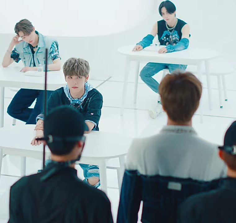 Imdannie_19's tweet photo. ESTE CB ES ESPECTACULAR, estoy viendo otra faceta de drippin y en verdad que me dejó muy sorprendida y orgullosa de lo que siempre hacen, es maravilloso, me encantó todo en verdad ❤️❤️❤️

#DRIPPIN #드리핀
#Villain_ZERO #ZERO https://t.co/6TmYz337UE