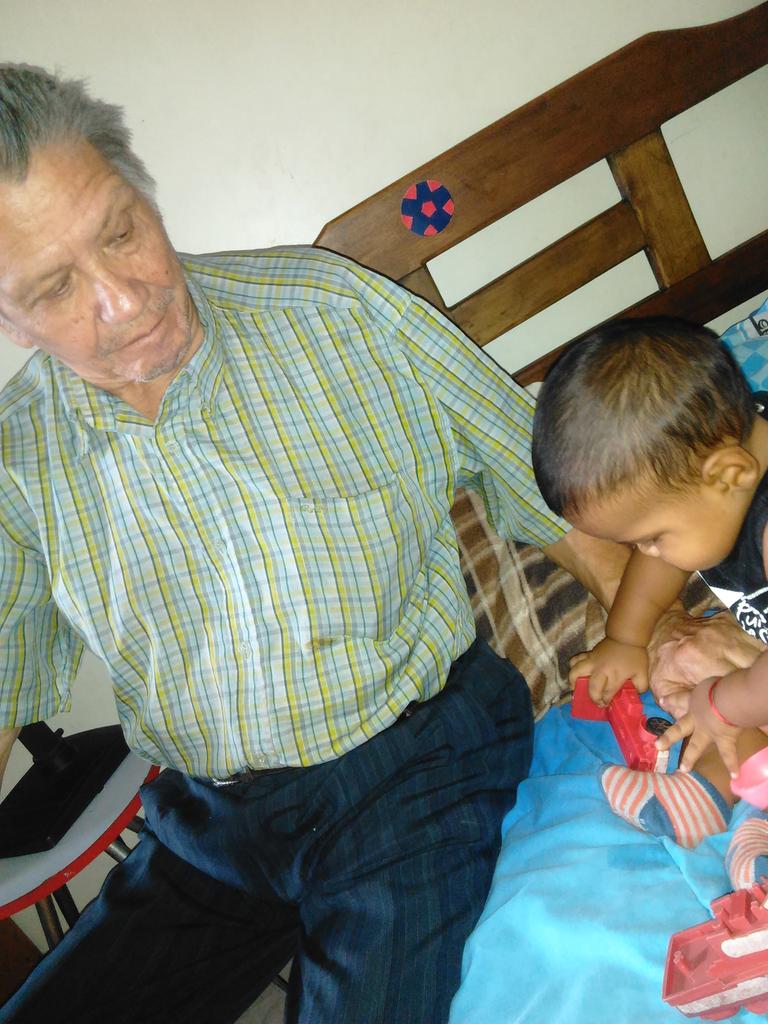 nyddiamesa's tweet photo. @pulte Anything to help cover my grandfather's insulin and groceries this week would be a blessing. https://t.co/sxCiWpVbK7
