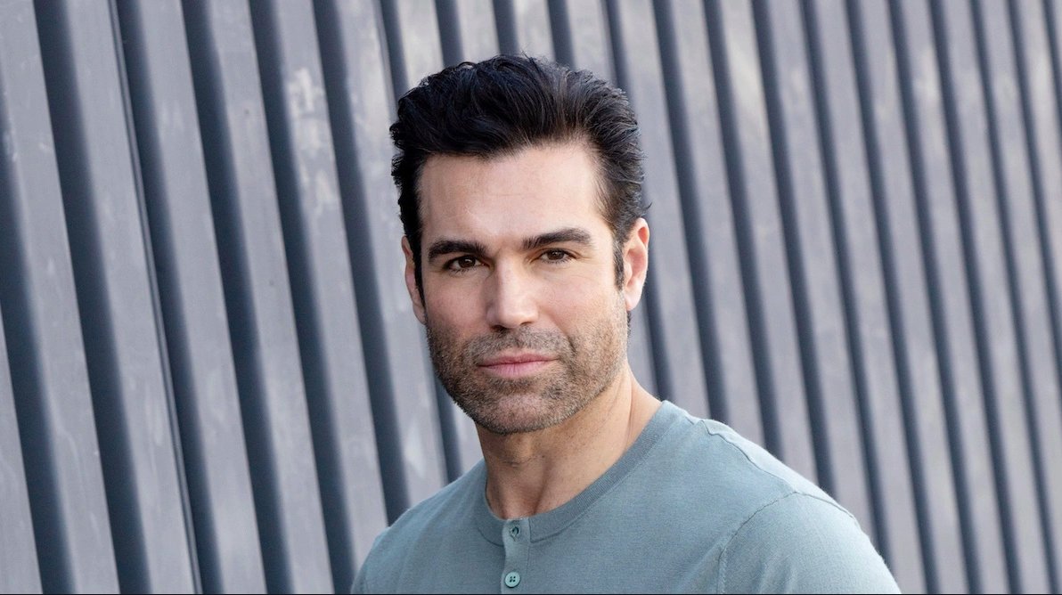 Team_Shey's tweet photo. Happy birthday @JordiVilasuso 🎂🙌🥂

I hope the year ahead brings many bright blessings and new adventures.

We miss you and Rey so much, but greatly look forward to seeing what's next.

🎧 Check out Jordi &amp; Kaitlin's podcast:

https://t.co/kpUC3dDKhj

#YR https://t.co/0NZuBKA02v