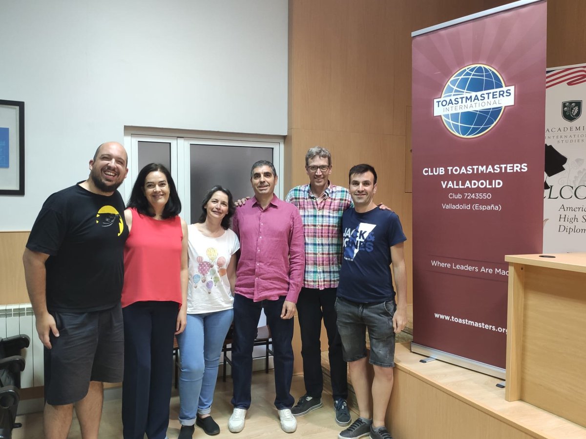 Y ahora sí, esta es la #Directiva completa del #Club para el #curso 2022/23

El nuevo #Presidente es... ¡Samu Prieto!

Será la #responsable de la #supervisión #general de todas las #acciones del #Club

También nos representará en los #Consejos de #Área y #Distrito

#Toastmasters