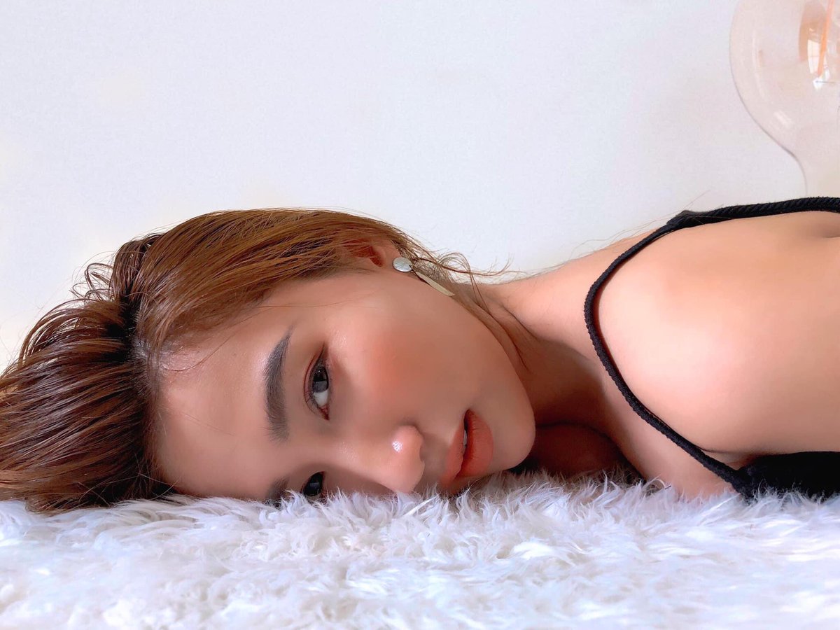 moon2000a's tweet photo. Mơ về em nhé ❤️ https://t.co/823sE3hju4