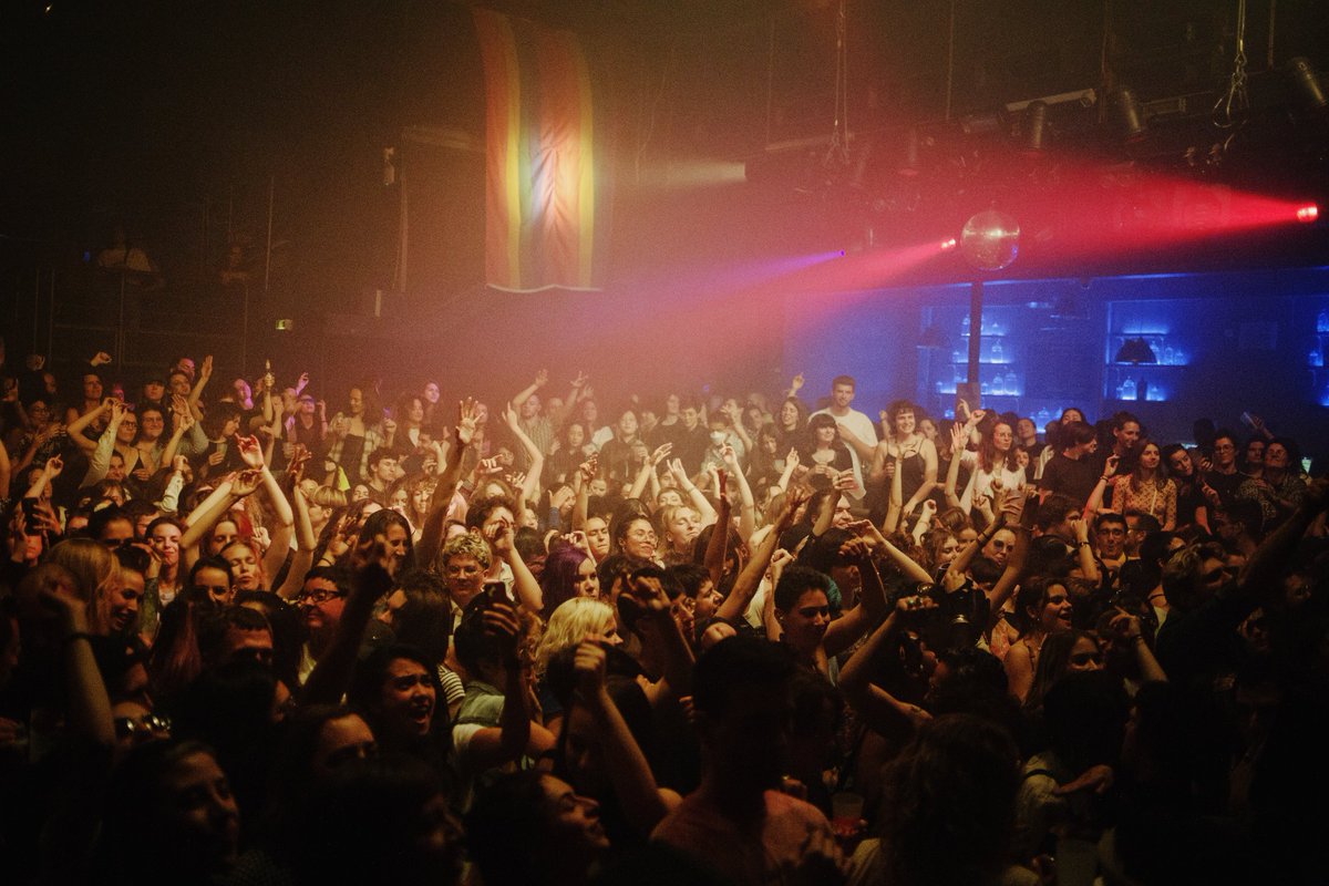 dif_prod's tweet photo. 10 days to wait until the next #WetForMe❤️‍🔥 
Here are some pics from the last one in April and it was hoooot!! Ready for the #PrideEdition on June 25th [SOLD OUT] and 26th? 

🎫 Tickets here: https://t.co/9cSOTkQ8JE
📸 Cha Gonzalez/BBX https://t.co/ingTgvhg7g