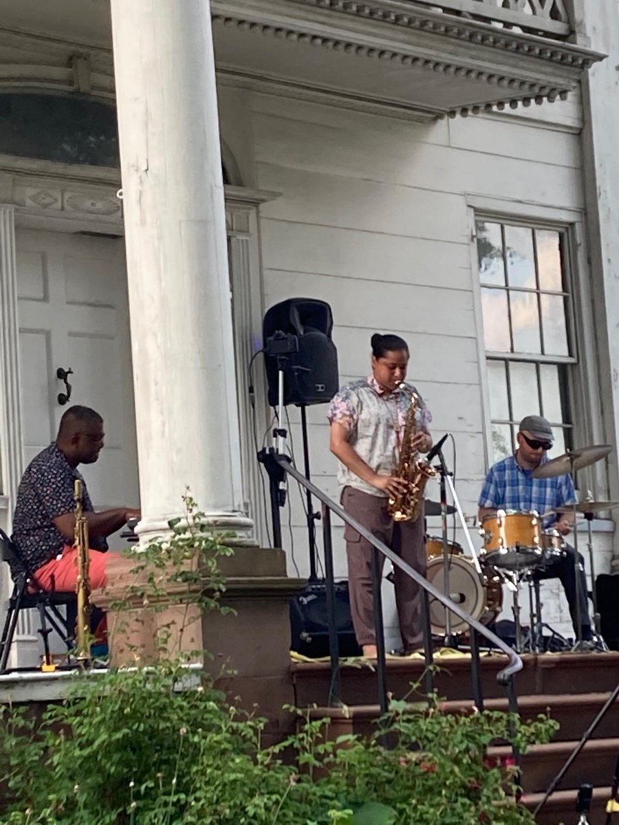 MorrisJumel's tweet photo. Thanks to everyone who came on Mon for a great concert by #Lexiglass feat. Sweet Lee! We hope to welcome y'all back 6/27 when the HSA All-Stars closes out the @NoMAAarts #UptownArtsStroll. On 6/20, check out Demetrius Daniel Tromboetry at @DyckmanFarm!
#washingtonheights #inwood https://t.co/ilkB1dGqWm