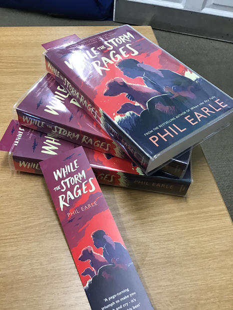 NewHallLib's tweet photo. The @nhpreplibrary were excited to receive copies of 'While The Storm Rages' by @philearle . This joint #readinghack with pupils in Year 7 and @newhallyr6 reading and reviewing this book, set in WW2, for the @readingagency and @andersenpress
The librarian thinks it is excellent! https://t.co/7Up5IQ2FLm