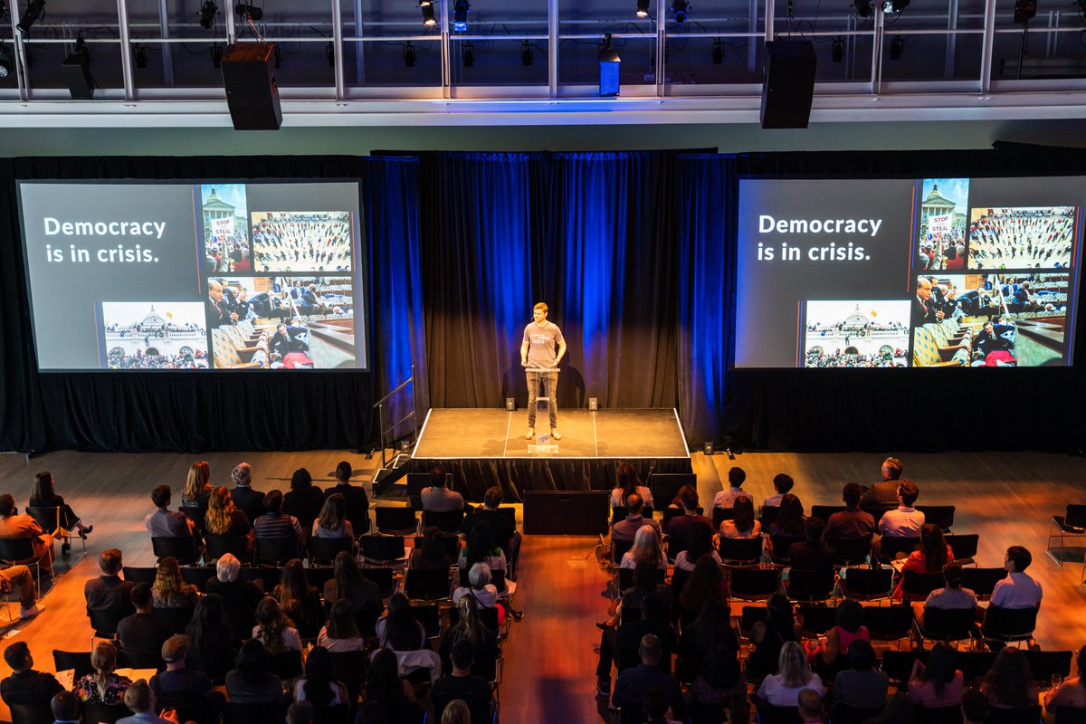 Now, <a href="/Center4NewData/">Center for New Data</a> Co-Founder <a href="/_SteveDavenport/">Steven Davenport</a> takes the virtual stage to explain why democracy needs a better data scientist - and what his team is doing to make that happen. Listen in: ffwd.org/demoday