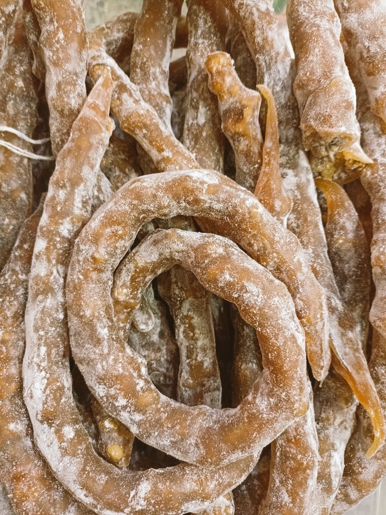 SeferYoresel's tweet photo. İki sucuk
İkiside made in Gayseri
Biri tatlı biri acı
İkiside doğal ev yapımı
Biri kahvenin diğeri yumurtanın yanına
Ama ikisi de çayın yanında daha güzel
#pekmezsucuğu
#kasapsucuk
Sipariş için Dm lütfen
RT ile destek olursanız sevinirim 🙏🙏 https://t.co/dDpn1j9kHe