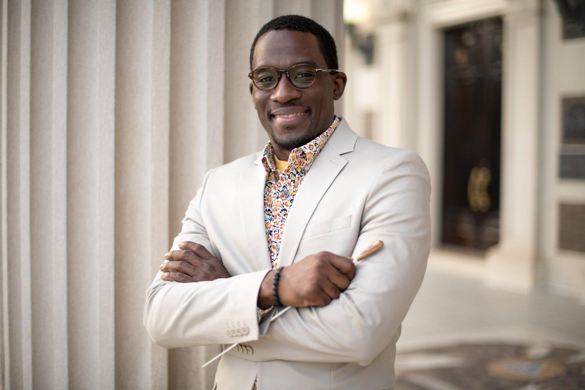 The Music Program at <a href="/RandolphMacon/">randolphmacon</a> College announces Dr. Antonio Hunt, as its new Director of Choral Activities and Assistant Professor of Music. For more, see rmc.edu/departments/mu…
