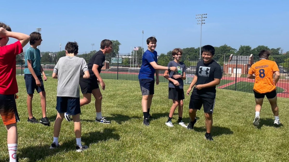 sluhjrbills's tweet photo. Our #SLUHSummer programs are in full swing: basketball campers are giving it their best shot, and #UpwardBound Academy students are putting their best foot forward! https://t.co/LhmCMWW2KW