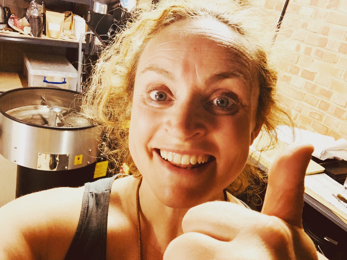 MoneyrowB's tweet photo. Roasty toasty 🔥 It’s been a warm one in the coffee den this afternoon 😎 fresh coffee is ready to go! #coffeeroaster #roasty #toasty #sunnyday #coffeelover #coffeefan #summercoffee https://t.co/rXthoaV3TC
