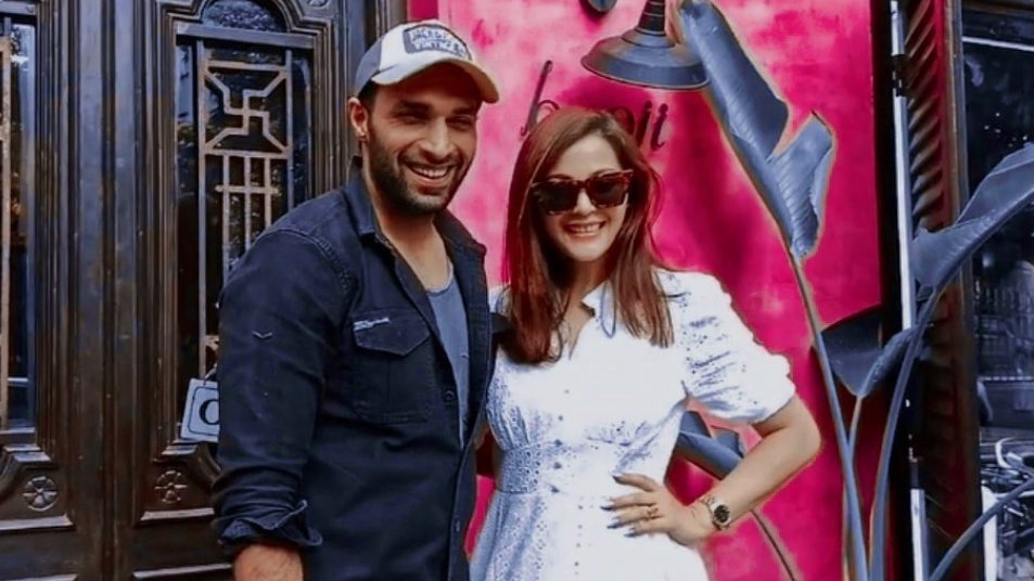 Mihika006's tweet photo. What could be better than this 😌 SHAVERI Supremacy 🔥😍❤
 #MoRan  #ShaVeri #ZiddiDilMaaneNa https://t.co/3JfLKWgmUm