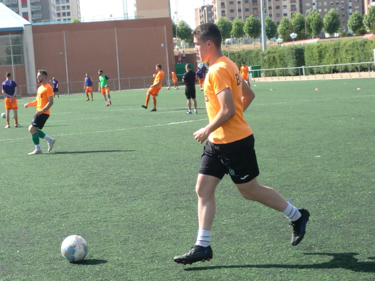 cdboscoleon's tweet photo. ✅ Completado el entrenamiento antes del último partido 💪
A por la última batalla ⚔️

𝗦𝗲𝗮𝘀𝗼𝗻 𝟮𝟭/𝟮𝟮

#futbolbase #somosFutbol #gobosco #leonesp https://t.co/CXG1vH586h