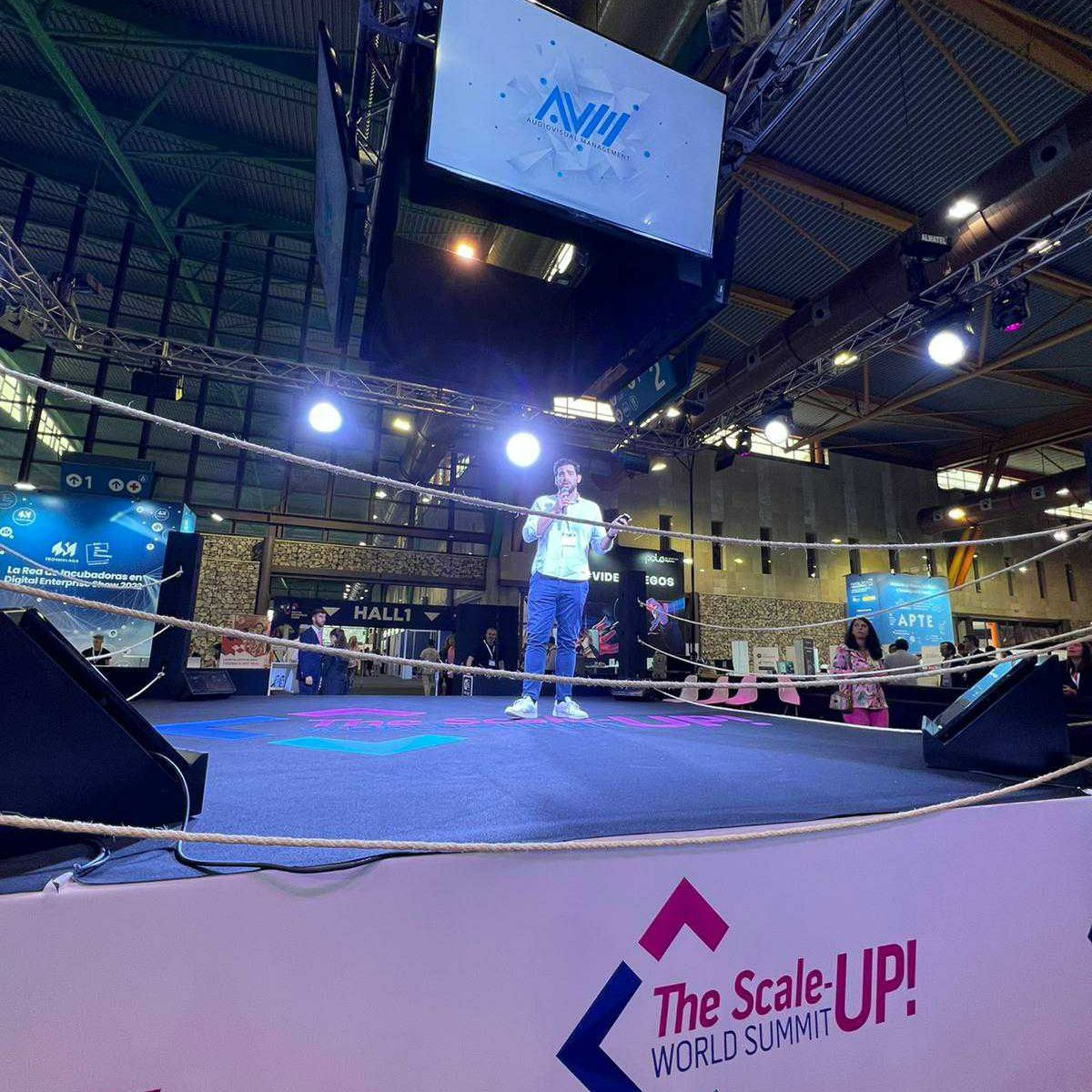 LaNaveMadrid's tweet photo. 🎙️ Hoy, en el cuadrilátero de @DES_show, las #startups de nuestra #ComunidadLN y del resto de centros de innovación del Ayuntamiento de @MADRID han estado "combatiendo" por defender sus #pitches⤵️ #DES2022
🥊@iLABMadrid, @Puerta_Inno & La Nave 🥊 https://t.co/K6u8jqmXko