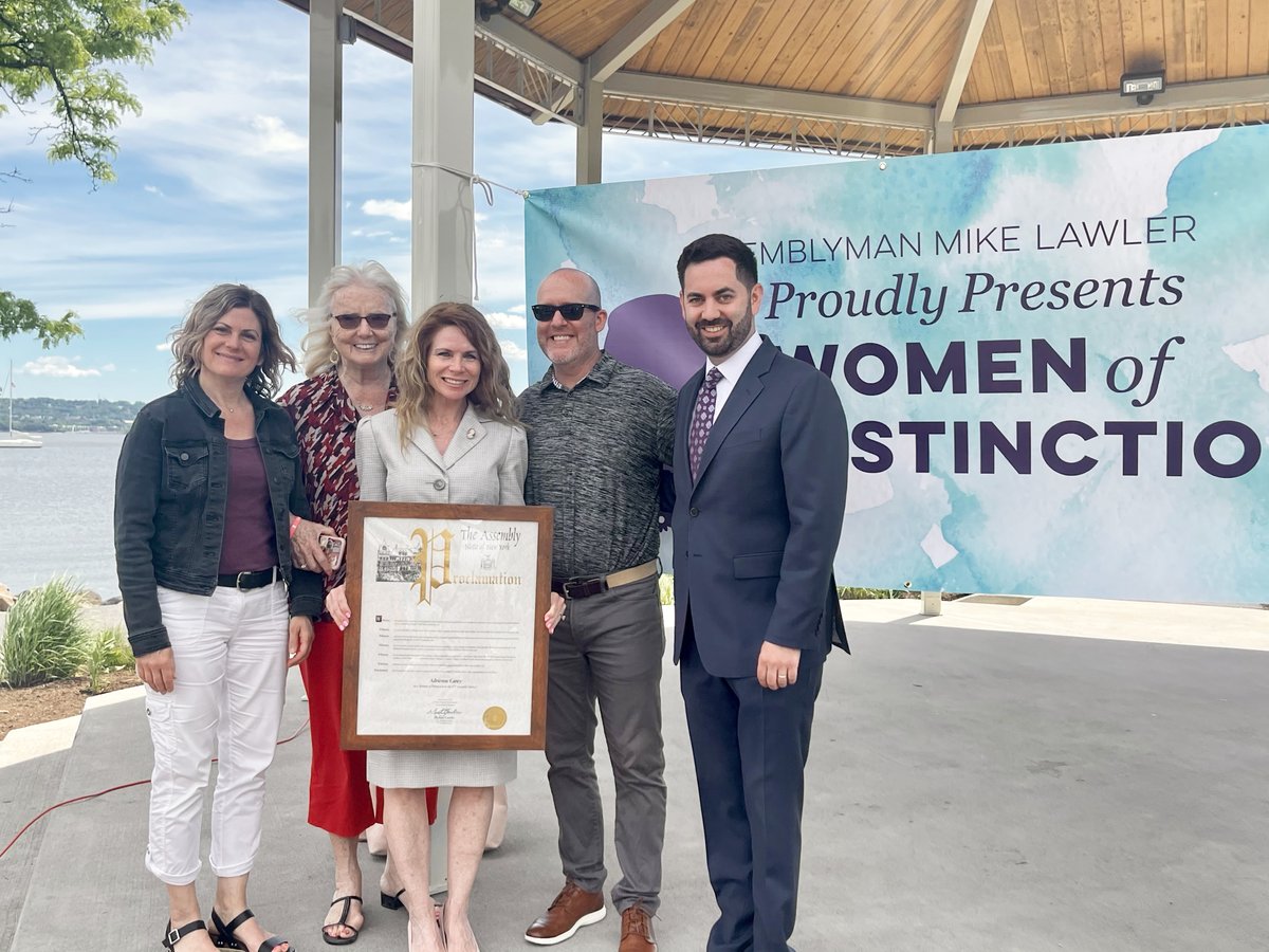 NUFSD's tweet photo. Congratulations to #NUFSD BOE member Adrienne D. Carey, named a 2022 Women of Distinction Award recipient for her contributions in the education field by NYS Assemblyman @lawler4ny! Thanks for positively impacting our schools, Adrienne! #GoldenKnightStandard @NYSA_Majority https://t.co/FNvnLo3Lyl