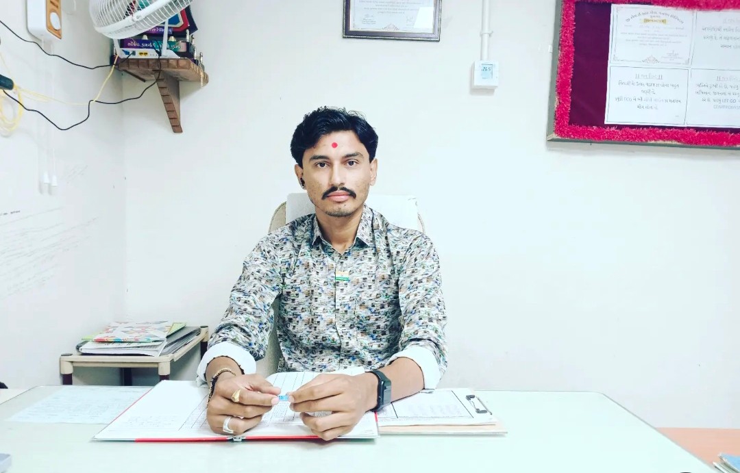 KavyeshKareliya's tweet photo. #kavyesh https://t.co/Y5v0Aqf6AR