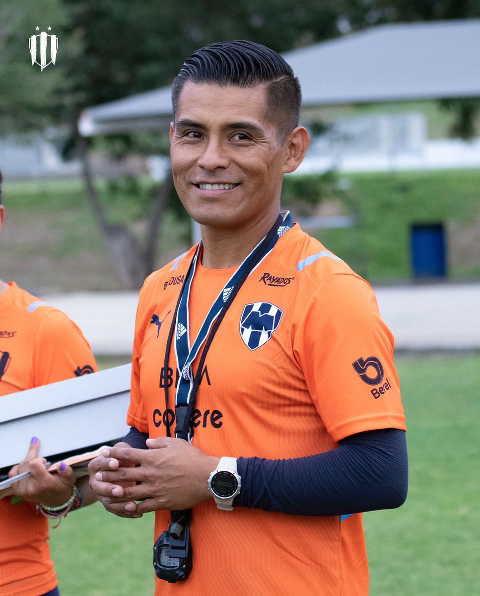 Rayadas's tweet photo. 🏃🏻‍♀️| Este tweet se contesta con pura buena vibra para nuestro P.F. Enrique 😄💬 ¡Bienvenido a casa, Profe! ✨

#PretemporadaRayada 
#ArribaElMonterrey 🇫🇮 https://t.co/evA8JGnwhl