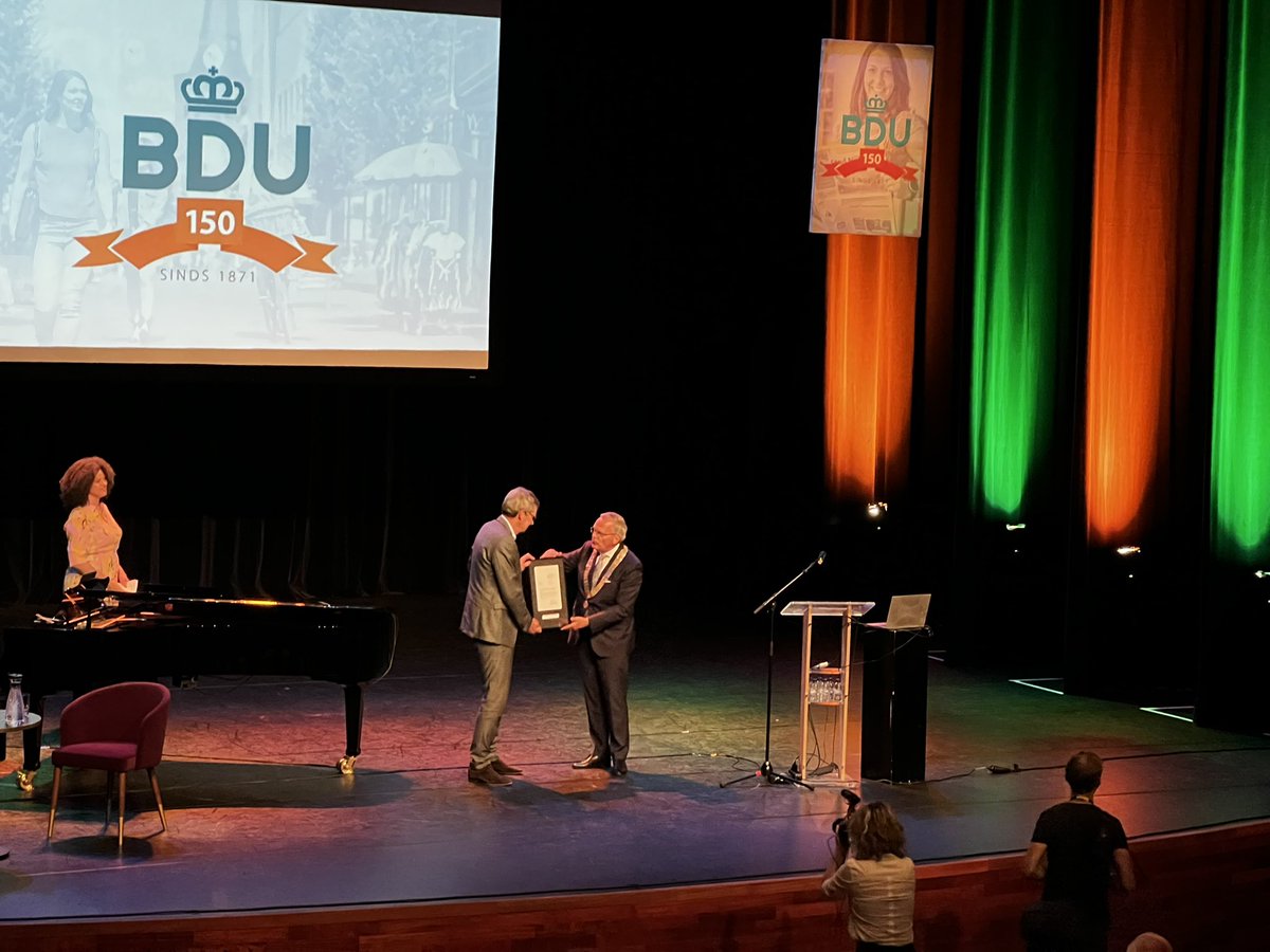 Burgemeester Röell tweet media