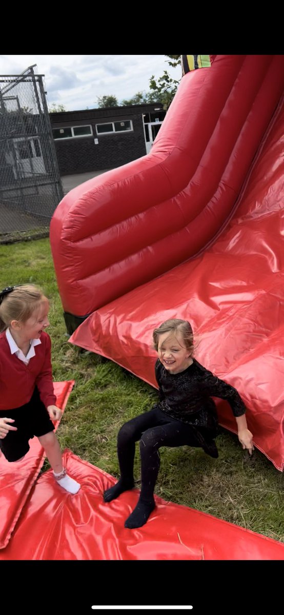 MissHarris2020's tweet photo. We loved the bouncy castle! 😁😂 https://t.co/8e6LReLMIq
