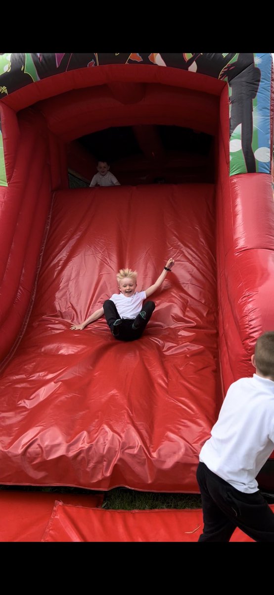 MissHarris2020's tweet photo. We loved the bouncy castle! 😁😂 https://t.co/8e6LReLMIq