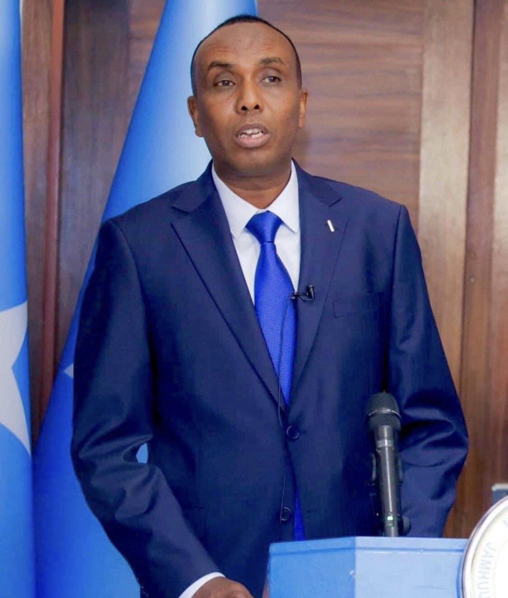 MojamaAS's tweet photo. Hambalyo Ra’iisul Wasaaradda cusub ee XJFS Mudane Xamse Barre, Ilaahay hakuu fududeeyo masuuliyadaas culus ee aad qaranka 🇸🇴 u qaaday. https://t.co/WTM82pr4LJ