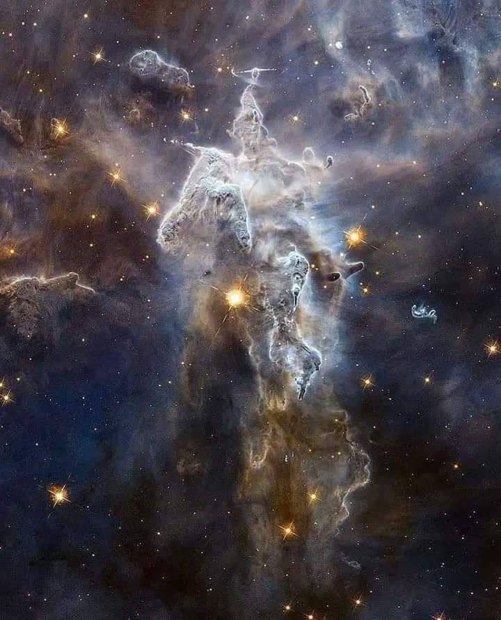 maiz_julio's tweet photo. NGC3372 Carina Nebula in the Milky Way by Hubble telescope #NASA #ESA #Nebula #space #universe #Hubble https://t.co/k5cUxi5Zs0