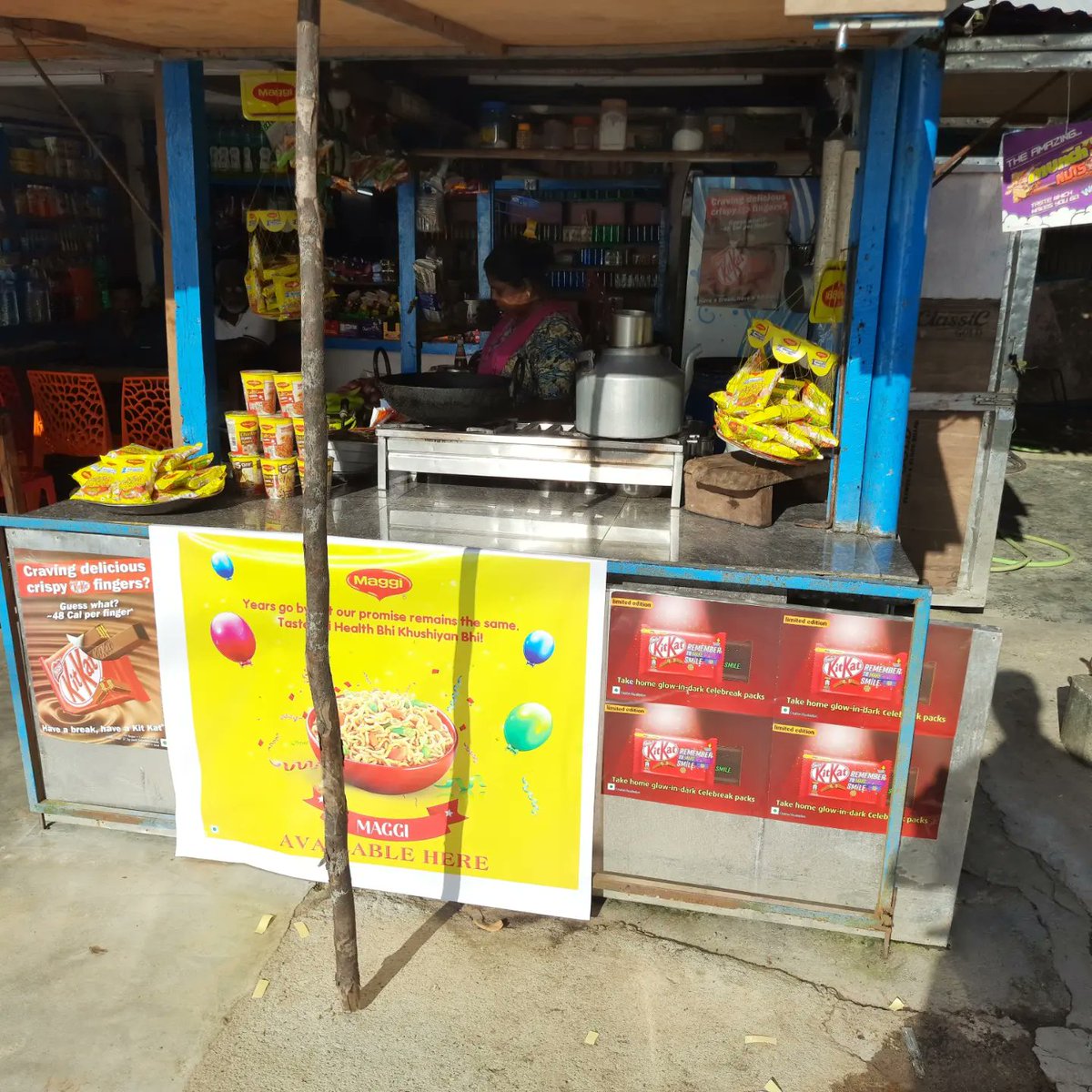 LiciousSubu's tweet photo. Nestle is making Maggi Point for Street Vendors to grow there Business #NeedtoSupport #Chidyatapu https://t.co/ArpaAxC2Y3