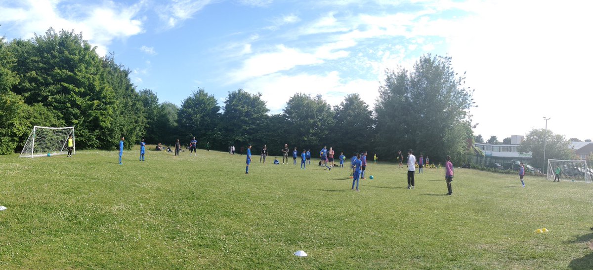 GreetPrimary's tweet photo. Last bit of action from group 1 before the knockouts #getgreetactive #welovethisgame β½ @MontyAcademy @rgntparkschool @Conway_Primary @StJohnSchoolPE @AlFurqanPrimary https://t.co/aSGkPD8ABa