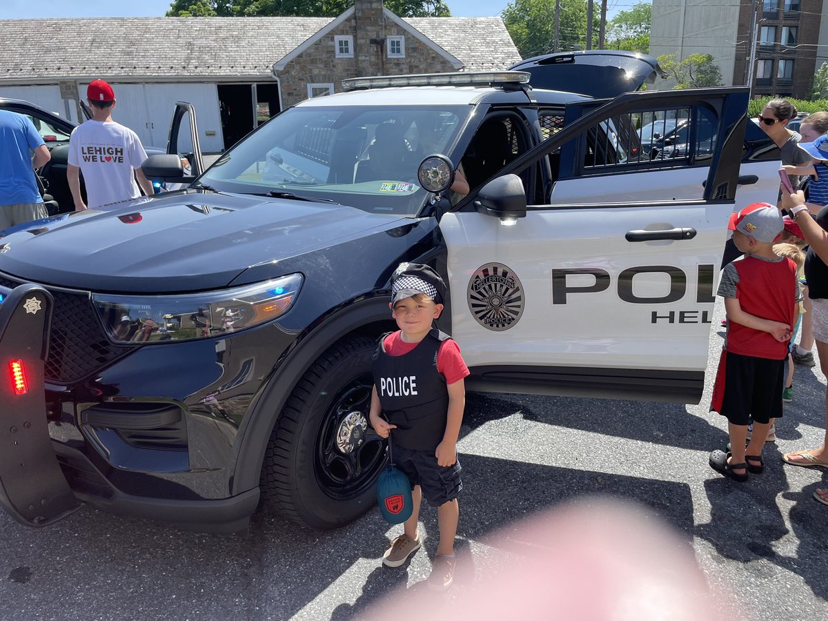 We had the best time at 
Hellertown Police Station! 
Police Chief Robert Shupp, Officer Jeffrey Johnston and Officer Denis Connelly gave us an awesome story time and visit!
Thank you Hellertown Police Department for being 
amazing and welcoming the HAL families!! You rock!!