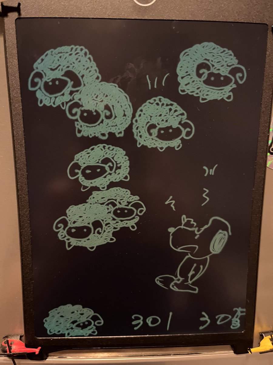 amatotanuki's tweet photo. 冷蔵庫のメモパッドに日々描き足したひつじたち、限界値に達したので電子化しました https://t.co/NzfB0OoGlf