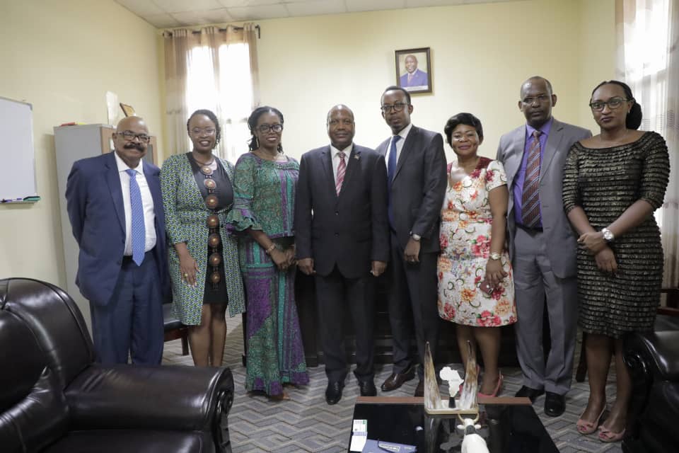 Ce 15/06/2022, le Ministre du <a href="/BMineagrie/">BURUNDI/MINEAGRIE</a> Dr <a href="/DRurema/">Dr Déo-Guide RUREMA</a> a reçu en audience la délégation de la Commission Economique des Nations Unies pour l'Afrique  conduite par  Mme. Mama KEITA, Phd, Directrice du Bureau Sous Régional pour l'Afrique de l'Est (BSR-AE).
<a href="/NtareHouse/">Ntare Rushatsi House</a> <a href="/BurundiGov/">Primature de la République du Burundi</a>