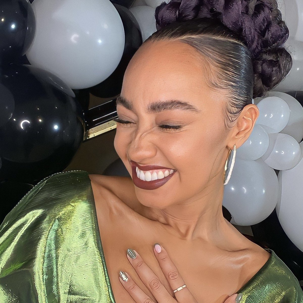 LEIGHZIP tweet picture