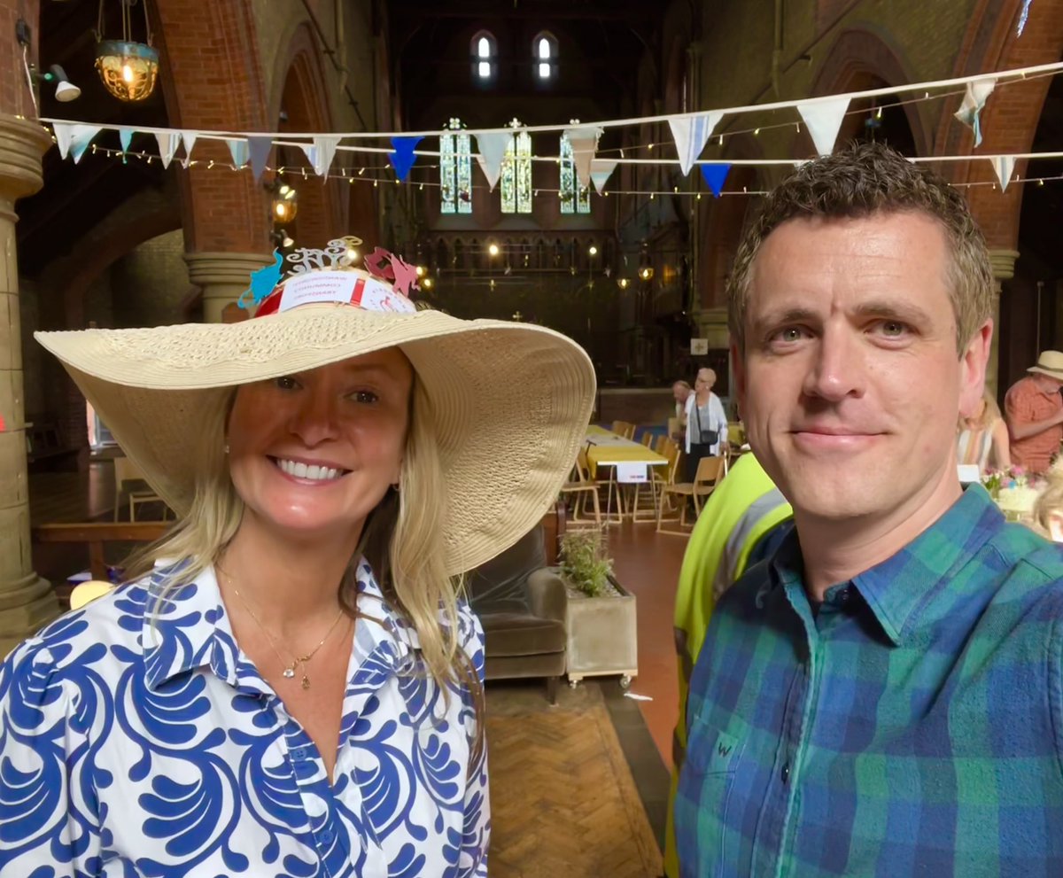 CllrSimonHogg's tweet photo. How nice to have afternoon tea with users of Wandsworth Community Transport at their fun Mad Hatter’s Tea Party in Earlsfield.

Good chance to thank all those who kept this brilliant service running through the pandemic https://t.co/RF9zkrUrwE