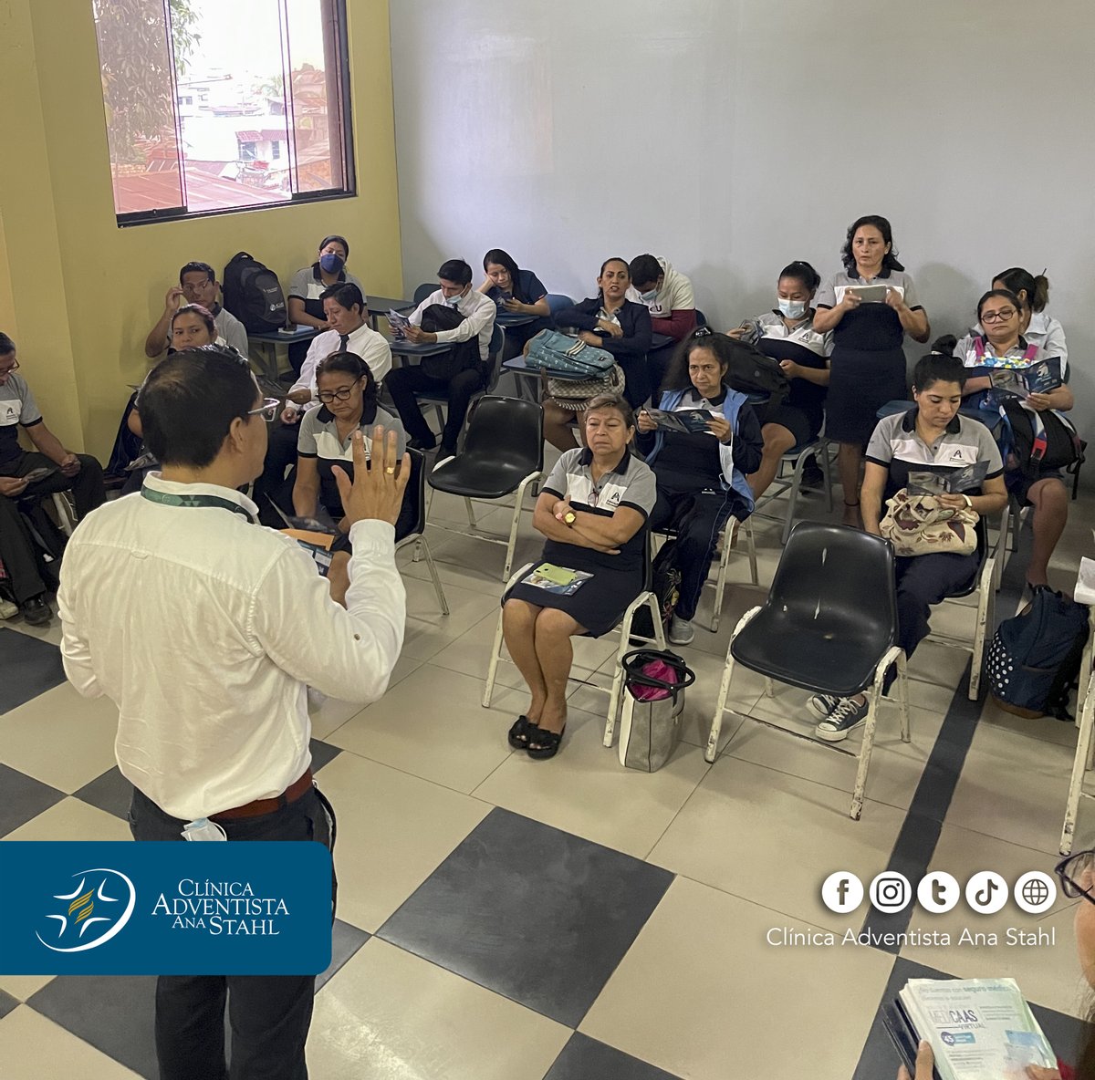 ClinicaStahl's tweet photo. Seguimos promocionando nuestra campaña por el Mes de Papá.
Hoy nos reunimos con el Colegio Amazonas en Iquitos para presentar a su plana docente nuestros paquetes y promociones adquiriendo la tarjeta MEDICAAS.

#MesDePapa #CAAS https://t.co/qxeDYGw410