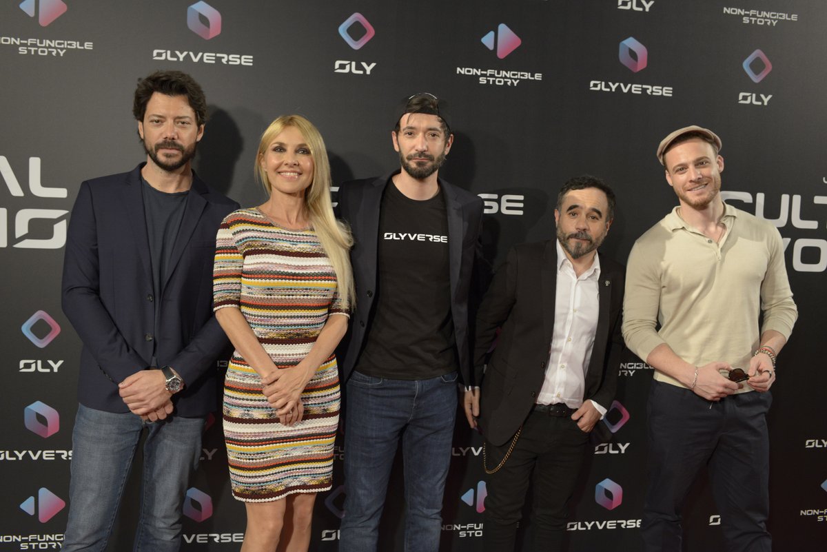 MiriamDiazD's tweet photo. Ayer presentamos @TheOlyverse con @AlvaroMorte @cayetanagc @KoldoSerra @KeremBursin y @carlosgrenoir Join The Cultural Revolution! #Comunicación @RomanReputation https://t.co/uBPzi7i3k5