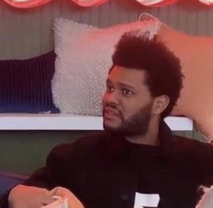 thesameremy's tweet photo. I just accepted your request on snap and bam you are sending me 10 snaps the next minute. No be even say na nudes, na fearless and bread fam. Wetin wetin wetin dey do una? https://t.co/JOqrk0pnu5