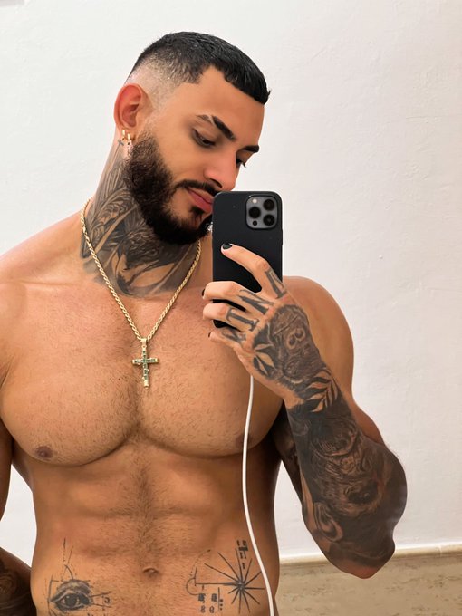 I'm filling that onlyfans with surprises! you already checked?🔥💦⬇️  https://t.co/Wy9fRe6Ox2 https://t