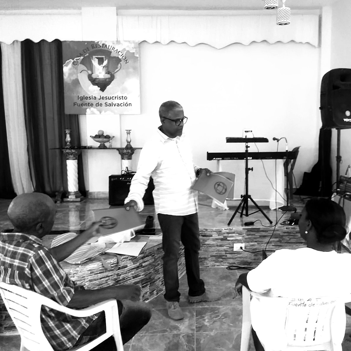 WorldMissionC's tweet photo. UPDATE FROM THE CARIBBEAN:
Facilitators Training took place in 2 new churches that want to start Live Schools! 

This was so exciting to see as it reminded me of what discipleship should be: Disciples who make disciples who disciple others. 

#unreached #greatcommission #missions https://t.co/kSbBfwQcCp