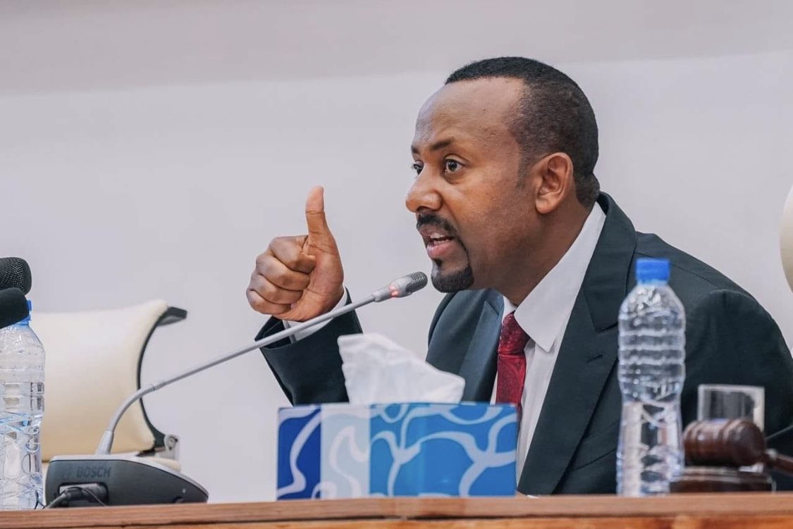 dawwa80's tweet photo. "መከላከያን በማይገባ መንገድ ከነካህ ትቀፈደዳለህ
ሀገር የሚጠብቅ መከላከያን መስመር አልፎ መድፈርና ለመከፋፈል መሞከር ዋጋ ያስከፍላል

ጠቅላይ ሚኒስትር ዶ/ር ዐብይ አህመድ @AbiyAhmedAli https://t.co/xsJHgHOtUe