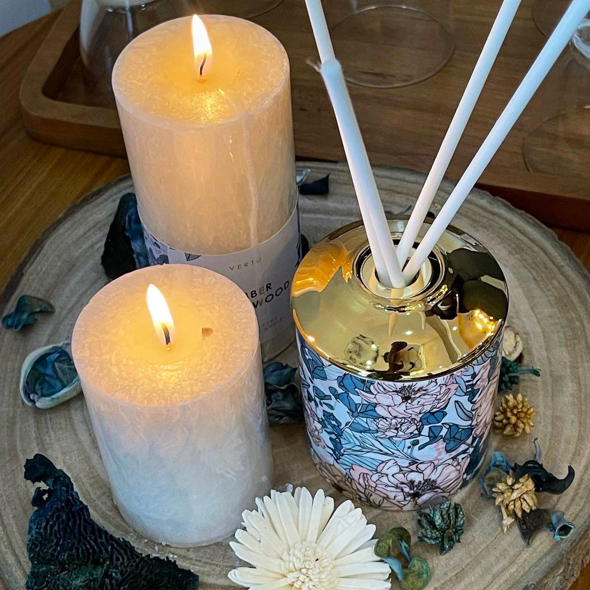 lamano243's tweet photo. Un moment de comfort avec @lamano243 voici quelques objets déco pour rendre votre maison chaleureuse. https://t.co/Su7FSQ1Khu