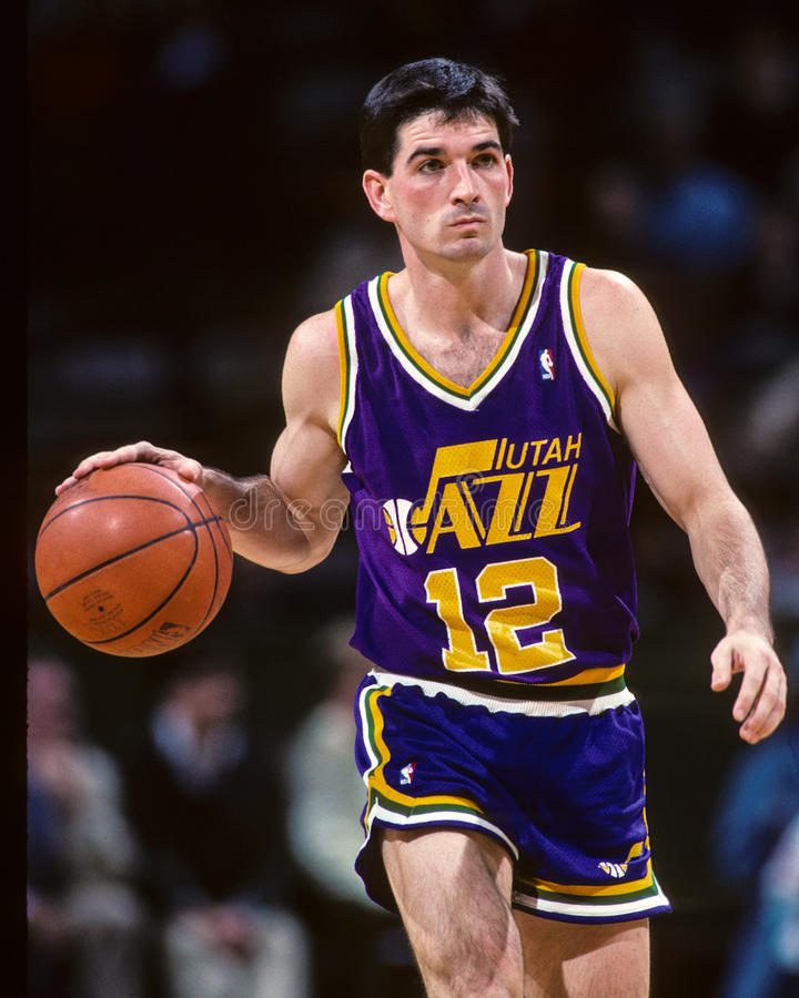 albertthethin's tweet photo. A las 19:30 @nch_p y yo estaremos en el canal de #Twitch de @Pipasycharloteo para descubrir al ordenador de la #NBA. También hablaremos de #TiempoDePlayoff y nuestros pronósticos. ¡No os lo perdáis! https://t.co/6ydmKaEuOS https://t.co/AR08LYLJPS