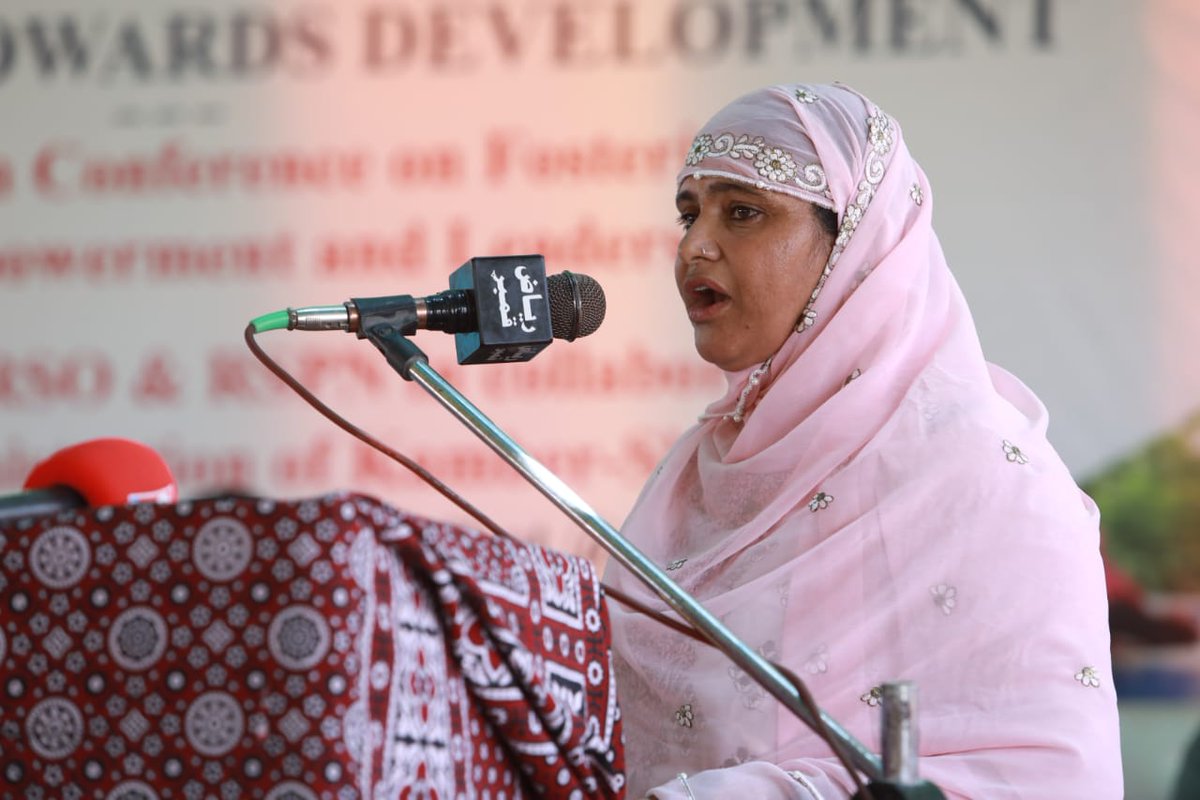 SrsoSuccess's tweet photo. Community shared detailed presentation covering journey From women with confined lives to independent women taking initiatives, generating livelihood, improving infrastructure, enhancing entrepreneur capabilities, speaking up their minds and fighting for betterment with SUCCESS https://t.co/tHd574YWQ8