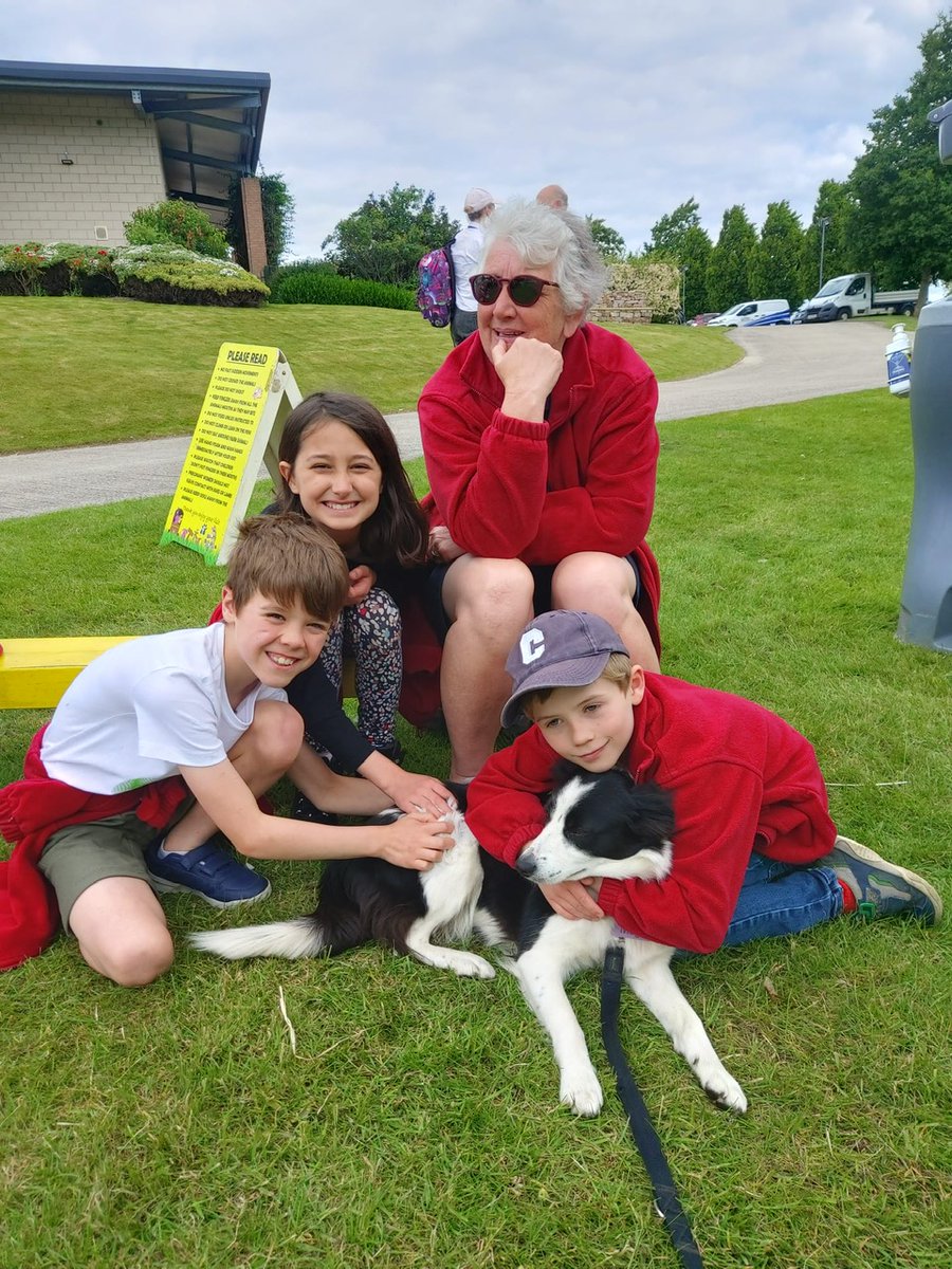 BelmontGrosveno's tweet photo. Thanks @YorksAgSoc for a great day of learning at #countryside days - our #BGS pupils had a fab day in the sunshine. You can't miss our children in their bright red fleeces #happychildren #happyprogress #school #Harrogate #NorthYorkshire #outdoorlearning https://t.co/zlaH4dKVFP