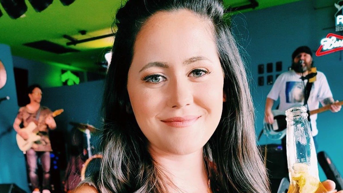 Monsters & Critics: Jenelle Evans stuns in bikini for weekend boat trip https://t.co/rmuGgX1Iee #crime #news https://t.co/7565n7gqZN