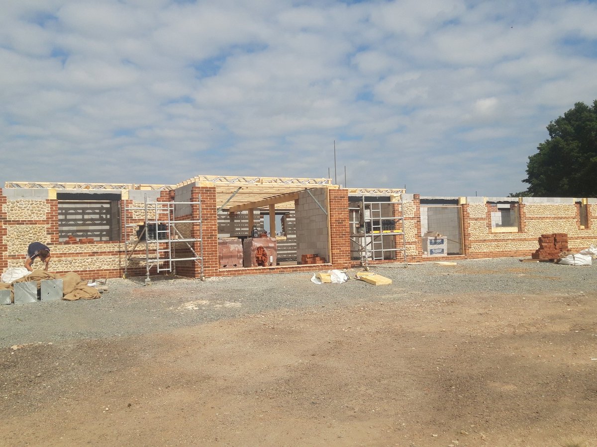 SJ Underwood Builder @Happisburgh tweet media