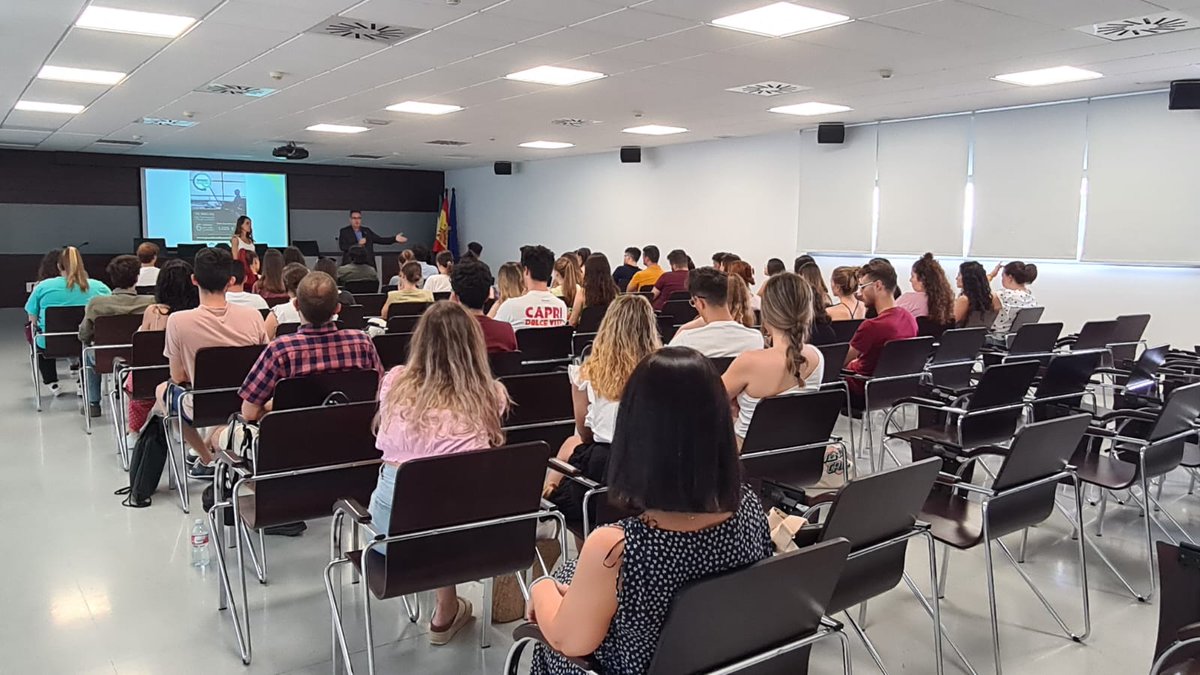 CulEmprendedora's tweet photo. El equipo de Universidad de @CulEmprendedora  @Junta_Economia inicia una nueva aventura de capacitación en competencia emprendedora para 60 beneficiarios del Programa de Internacionalización y Retorno del Talento de @SepyeUEx @infouex y  @Junta_Ex con @maldonado_eco y @SocialUex https://t.co/1ey49tYqM0