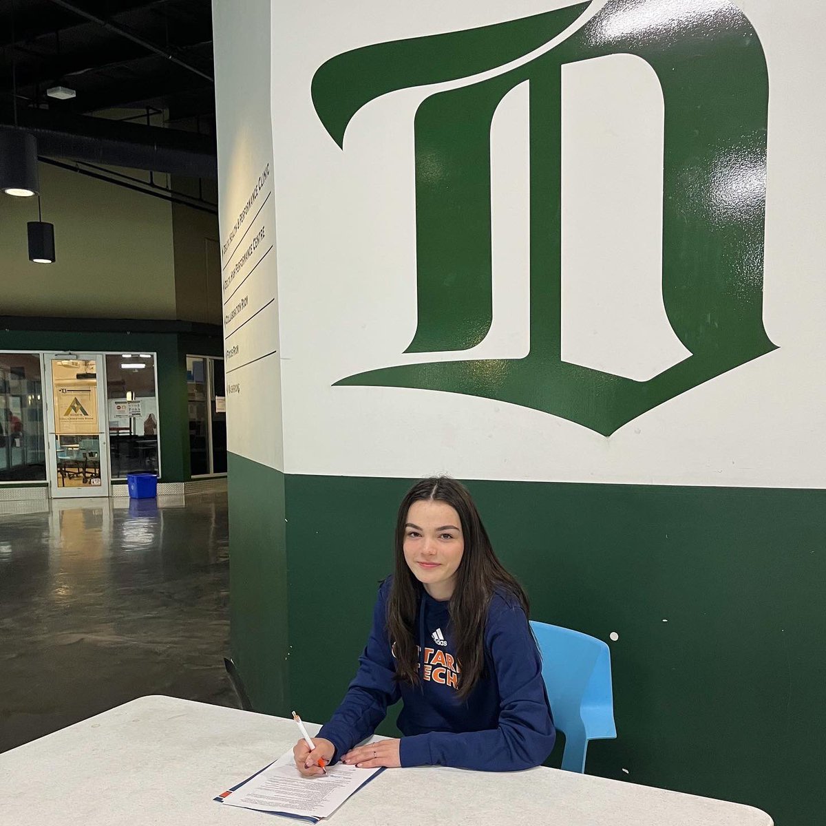 Congratulations to 4 year DHA student-athlete Melisa Ardanaz on officially committing to <a href="/ontariotech_u/">Ontario Tech University</a> 👏🎉 Way to go Ardy!! <a href="/USPORTSca/">U SPORTS</a> <a href="/OT_Ridgebacks/">Ontario Tech Ridgebacks</a> <a href="/CSSHL/">CSSHL</a>