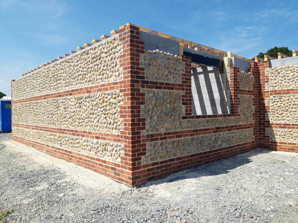 SJ Underwood Builder @Happisburgh tweet media