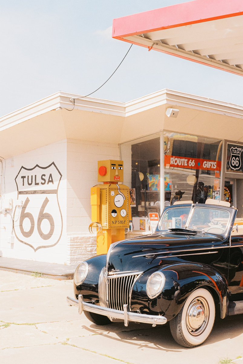 ramey_street's tweet photo. Pit Stop 🛑 

#minoltax700 #kodakgold200 #tulsaoklahoma @Kodak https://t.co/G0DZimYxNE
