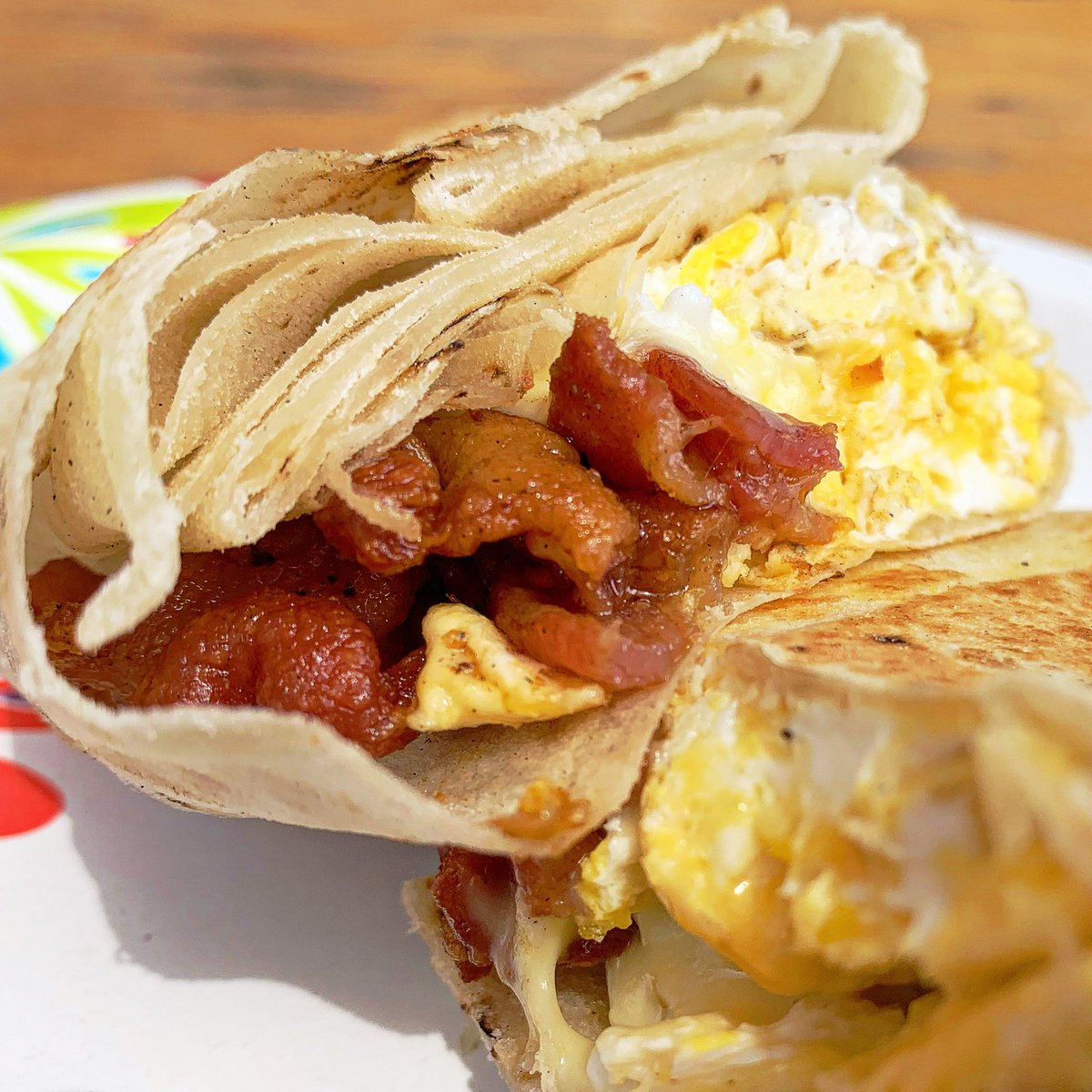 ChispaDiner's tweet photo. Así tronador, así nos gusta el #Tocino para el #burro #Bae y el #BaconCheese #Burrito #Burritos #BurrosMatutinos #BreakfastBurrito #EggBurrito #Desayuno #Breakfast #Brunch #bacon #cheese #Hermosillo #Sonora #Mexico #foodie #food #foodporn #yummy #foodlover #fyp #foryou #parati https://t.co/R6x8MmznCW