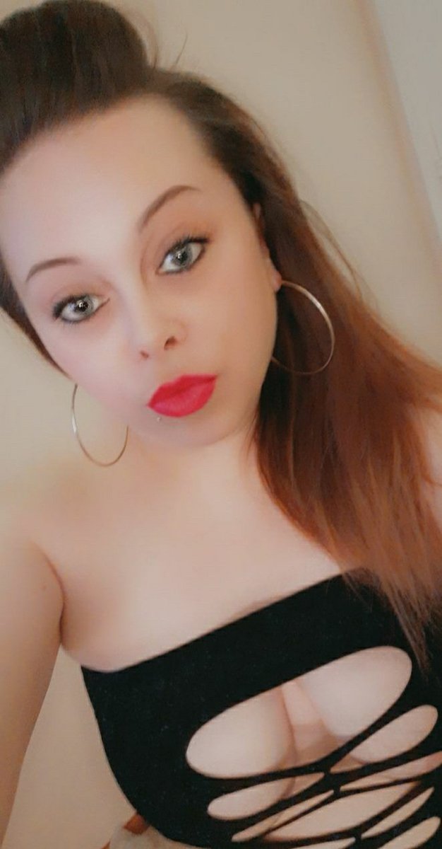 PrincessMacgee's tweet photo. Happy Wednesday 😘 https://t.co/8R9qNgIs9Q