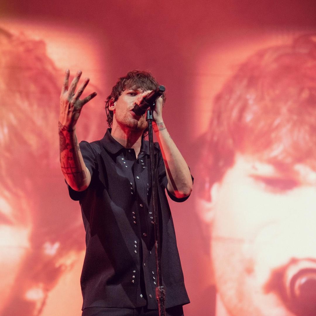 HLDTour's tweet photo. Louis Tomlinson, live from Pepsi Center WTC. 
#LTWTMexicoCity #Night1
14.6.22

📸: mayraortizph https://t.co/ji8b5siWoV